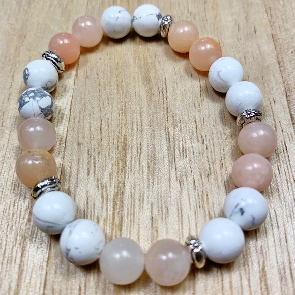 8mm Pink Aventurine & Howlite Chakra Bracelet - Picture 2 of 9